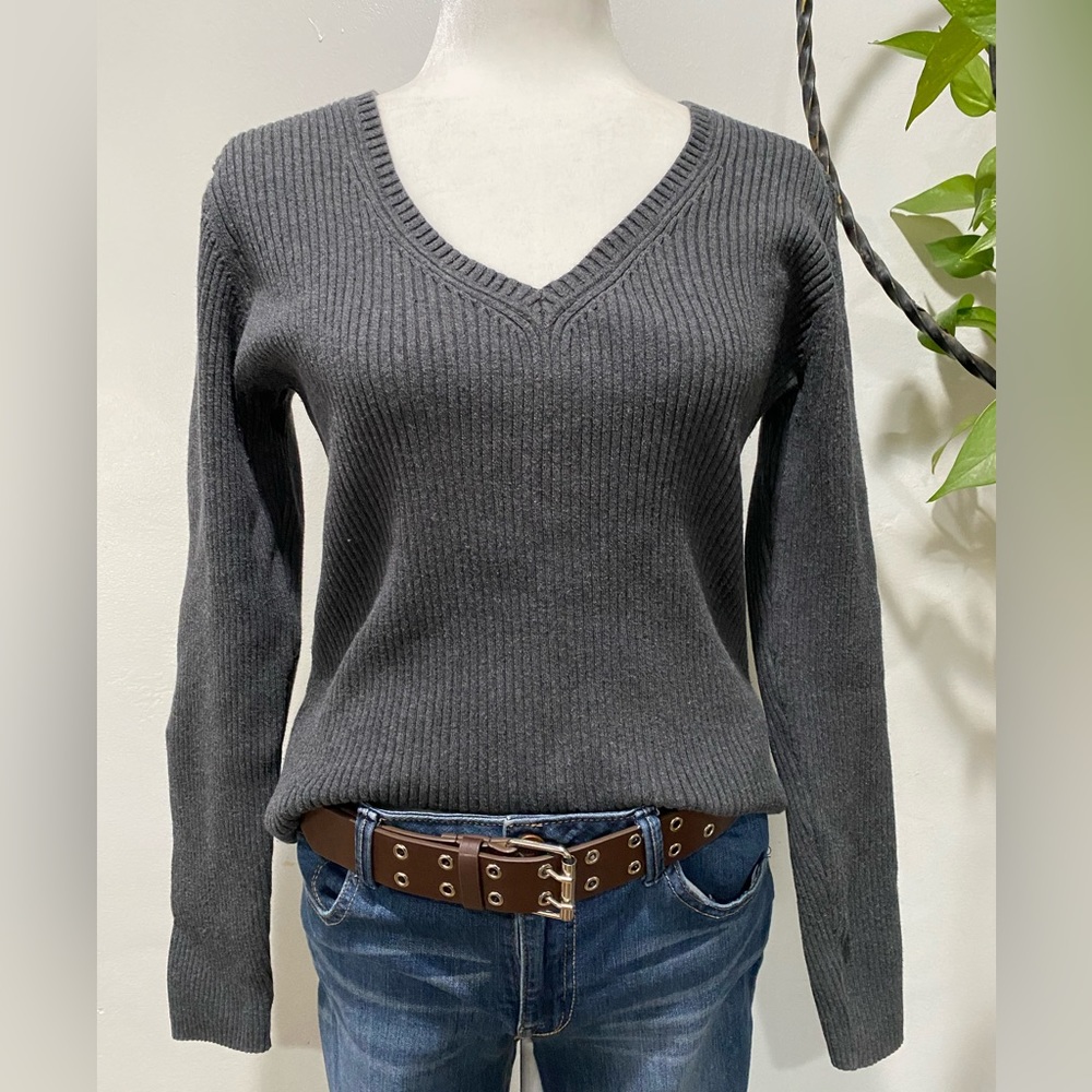 Women’s Charcoal Grey Long Sleeve Sweater